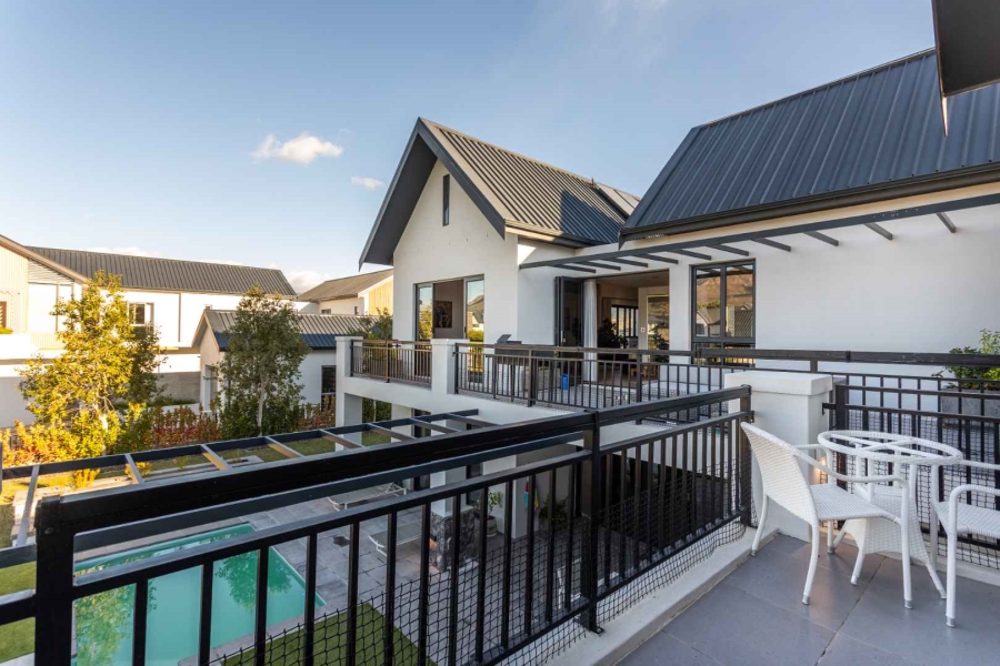 5 Bedroom Property for Sale in Val De Vie Estate Western Cape